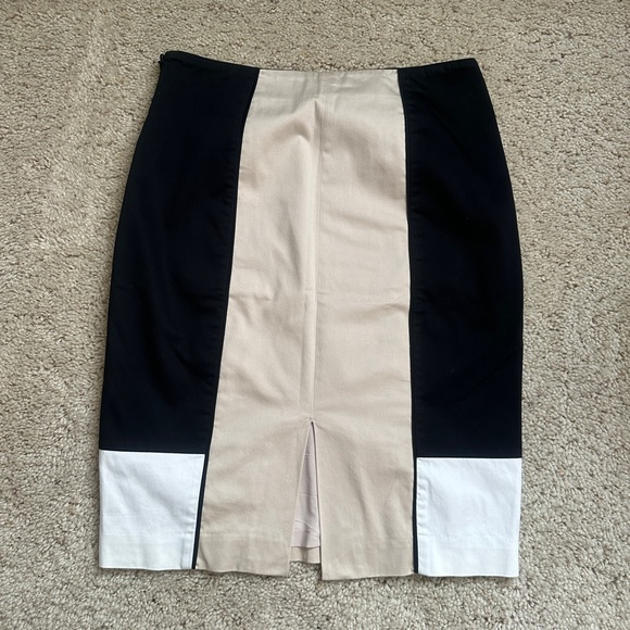 WHBM Color Block Black/White/Beige Pencil Skirt size 8 (139) - Picture 3 of 8